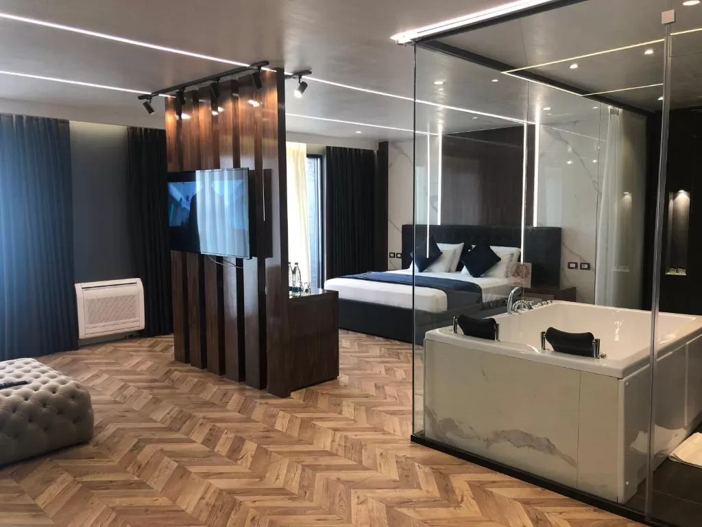 Royal G Hotel _ SPA 12 - SUITE 1.jpg